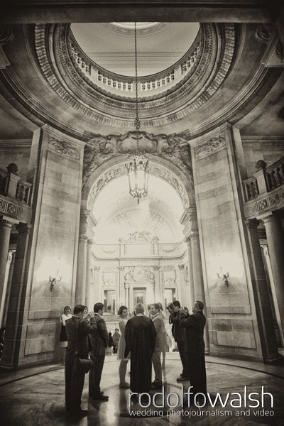 city-hall-san-francisco-destination-wedding-photographer-photojournalism