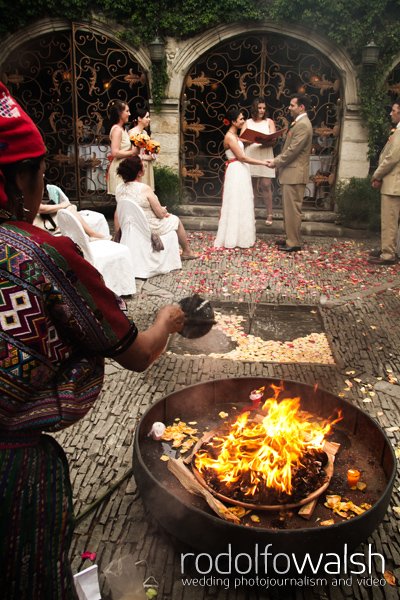 rodolfo walsh wedding photographer - meson panza verde mayan ceremony photos